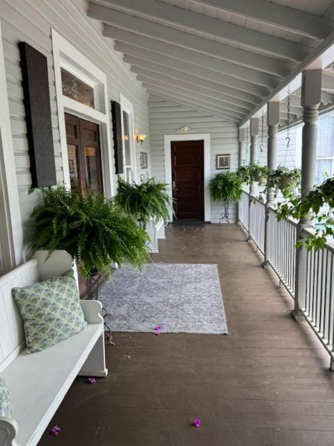 Woodbine Inn And Restaurant Madisonville Exterior photo